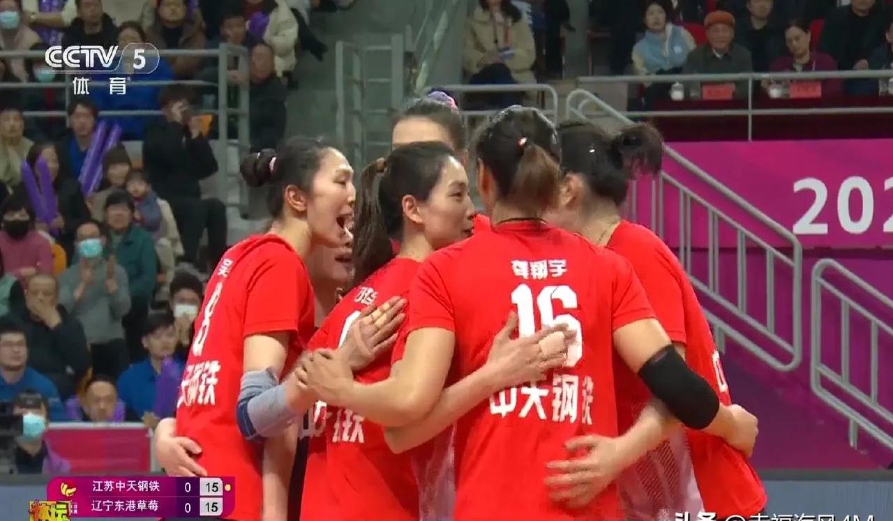 中国女排轻松击败海港晋级半决赛，竞技爆发！